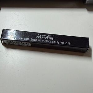 NWT MAC Prep + Prime Lip Base